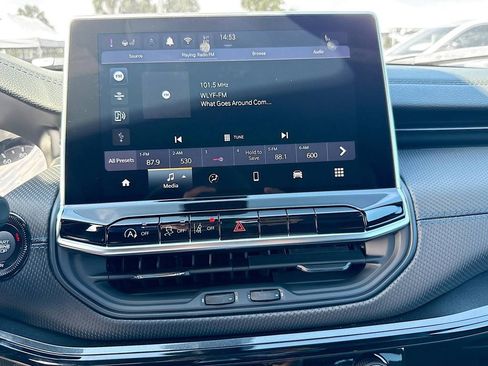 New 2026 Jeep Compass Latitude image 14