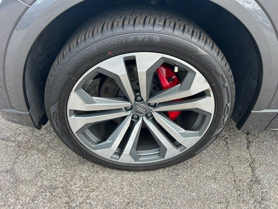 Used 2019 Audi Q8 Premium Plus AWD/4WD image 11