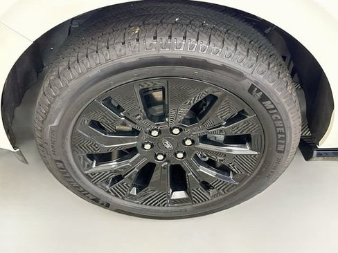 Used 2025 Ford Expedition Platinum w/ Stealth Appearance Package AWD/4WD image 34