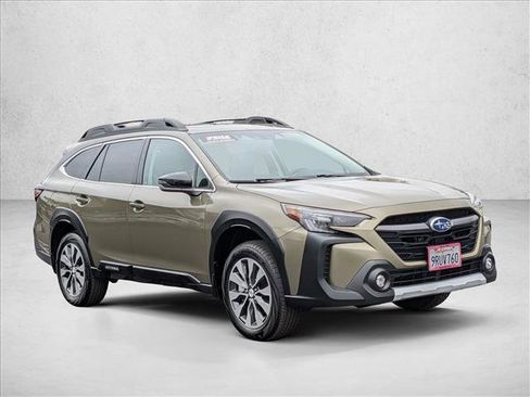 Used 2025 Subaru Outback Limited w/ Tech Package 3 AWD/4WD image 3