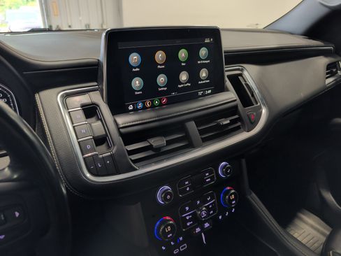 Used 2021 GMC Yukon SLT w/ Rear Media and Nav Package AWD/4WD image 12