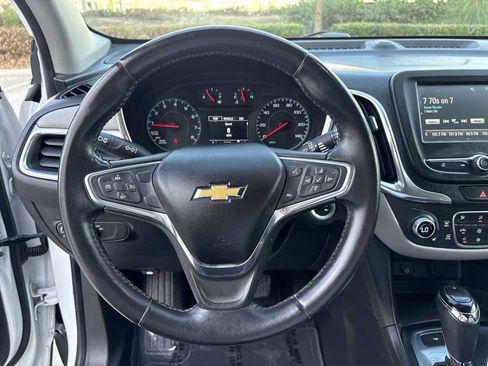 Used 2018 Chevrolet Equinox LT FWD image 19