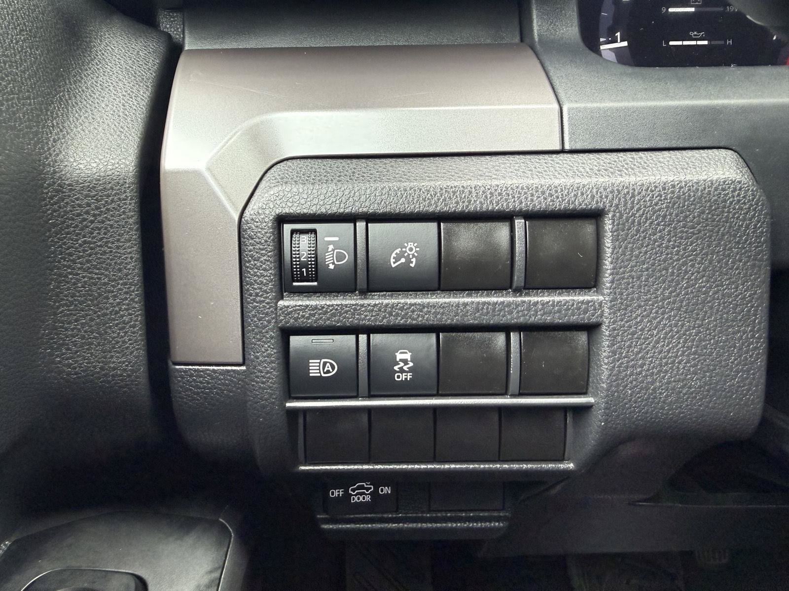 Used 2024 Toyota Tacoma TRD Off-Road AWD/4WD image 22