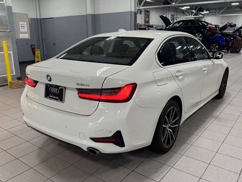Used 2019 BMW 330i xDrive Sedan w/ Convenience Package AWD/4WD image 5
