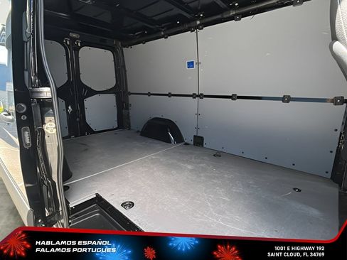 Used 2024 Mercedes-Benz Sprinter 2500 image 26