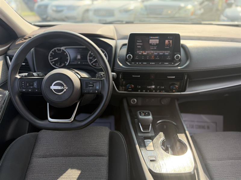 Used 2022 Nissan Rogue SV FWD image 23