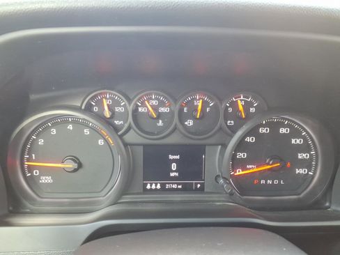 Used 2024 Chevrolet Silverado 2500 Custom w/ Custom Value Package image 15