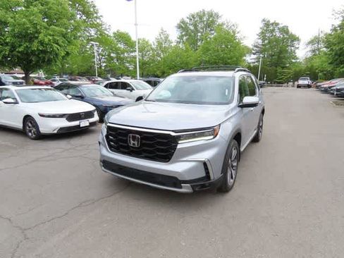 Used 2023 Honda Pilot Elite image 1