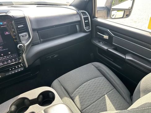 Certified 2025 RAM 2500 Big Horn AWD/4WD image 25