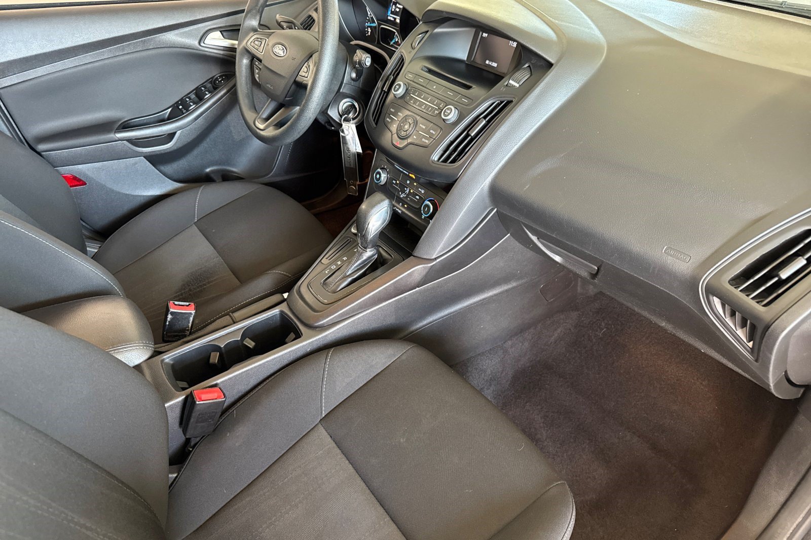 Used 2017 Ford Focus SE FWD image 31