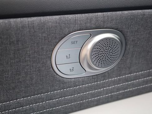 Certified 2025 Hyundai Elantra Limited FWD image 15