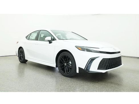 Used 2026 Toyota Camry SE FWD image 29