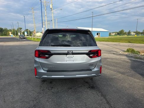 Used 2026 Honda Odyssey EX-L image 4