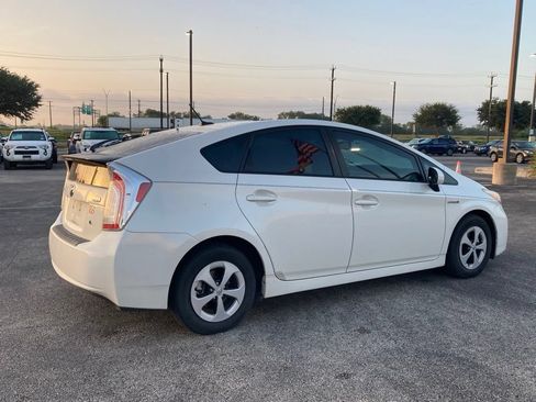 Used 2015 Toyota Prius Four FWD image 5