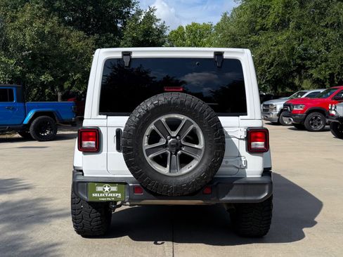 Used 2021 Jeep Wrangler Unlimited Sahara AWD/4WD image 15