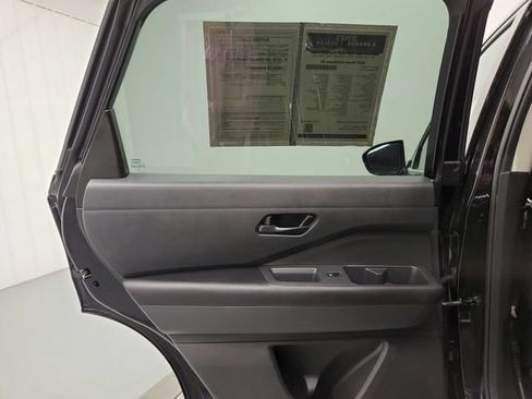 Used 2025 Nissan Pathfinder SV AWD/4WD image 30