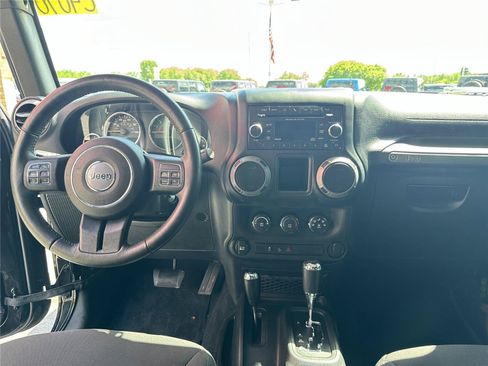 Used 2017 Jeep Wrangler Sport w/ Connectivity Group AWD/4WD image 23