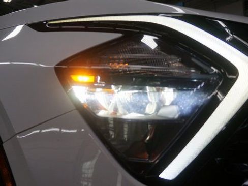 Used 2023 Kia Sportage EX image 65