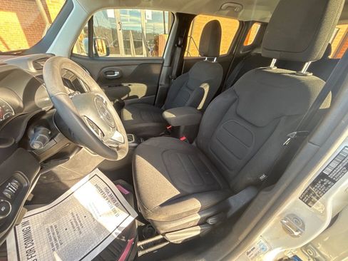 Used 2020 Jeep Renegade Latitude image 10