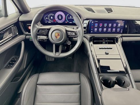Certified 2025 Porsche Panamera 4 AWD/4WD image 25
