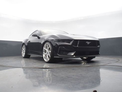 Used 2025 Ford Mustang GT Premium RWD image 36