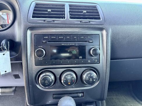 Used 2014 Dodge Challenger SXT RWD image 14