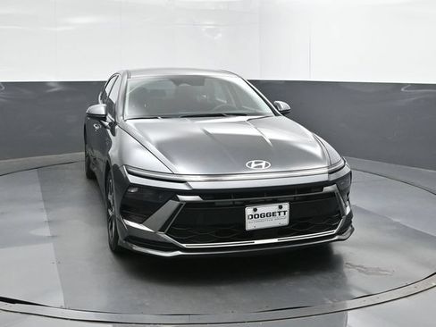 Used 2025 Hyundai Sonata SEL FWD image 17