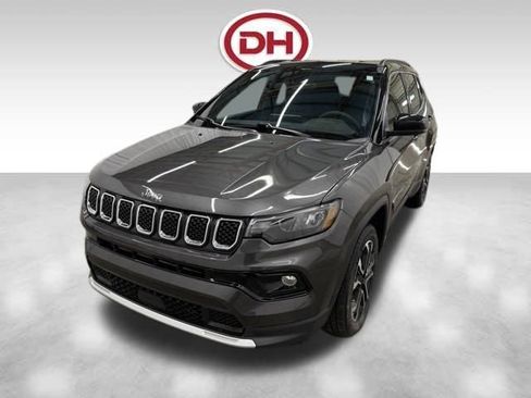 Used 2024 Jeep Compass Limited AWD/4WD image 9
