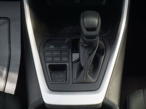 Certified 2025 Toyota RAV4 XLE AWD/4WD image 30