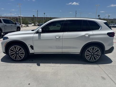 New 2026 BMW X5 sDrive40i w/ Premium Package RWD image 3