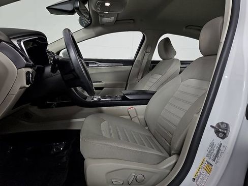 Used 2020 Ford Fusion SE image 14