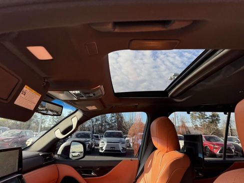 Used 2024 Lexus LX 600 4WD w/ Ultra Luxury Package image 29