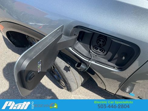 Used 2024 Chevrolet Equinox EV RS FWD image 22
