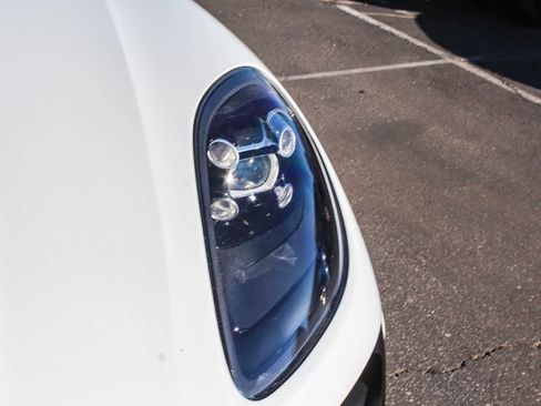 Used 2020 Porsche Macan image 10