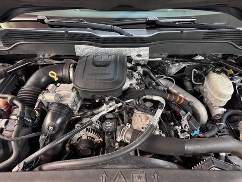 Used 2015 Chevrolet Silverado 2500 LTZ w/ LTZ Plus Package image 12