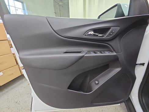 Used 2024 Chevrolet Equinox LT image 31