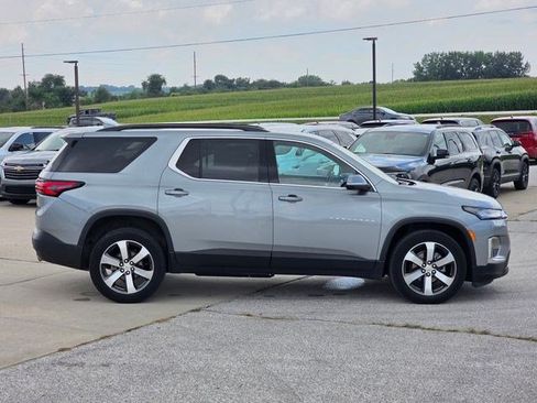 Used 2023 Chevrolet Traverse LT w/ LT Premium Package AWD/4WD image 9