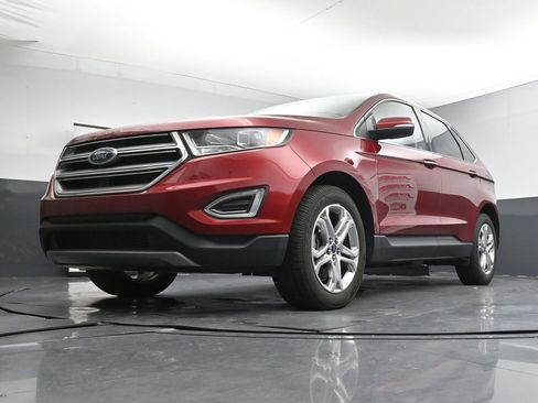 Used 2018 Ford Edge Titanium w/ Equipment Group 301A AWD/4WD image 20