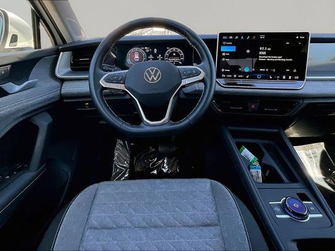 Used 2025 Volkswagen Tiguan S FWD image 8