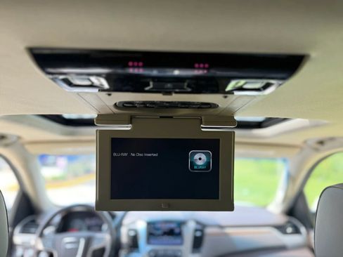Used 2019 GMC Yukon XL Denali w/ Denali Ultimate Package AWD/4WD image 11