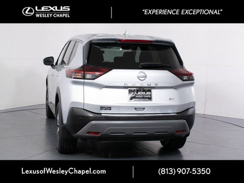 Used 2023 Nissan Rogue SV FWD image 3