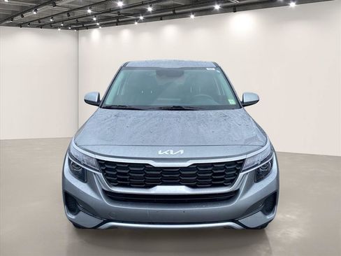 Certified 2023 Kia Seltos LX AWD/4WD image 3