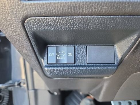 Used 2025 Toyota Tacoma TRD Sport AWD/4WD image 25
