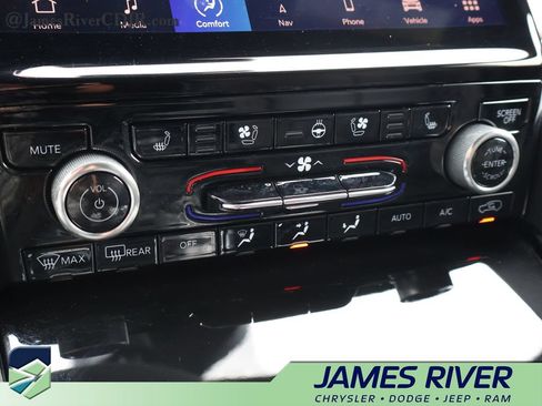 Used 2023 Jeep Grand Cherokee Summit w/ Luxury Tech Group V AWD/4WD image 38