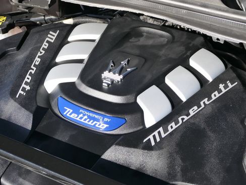 Used 2024 Maserati Grecale Trofeo AWD/4WD image 29