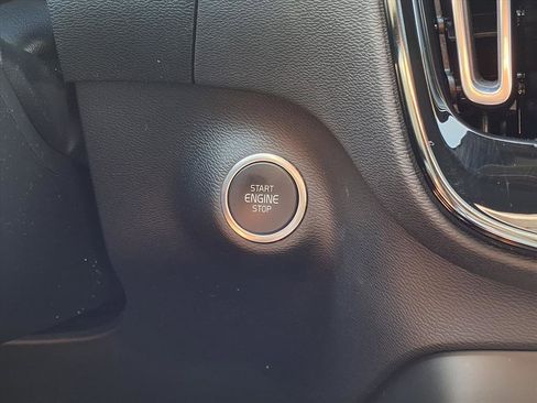 Used 2022 Volvo XC40 T5 R-Design w/ Advanced Package image 7