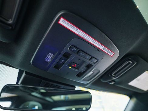 Used 2025 Toyota Camry XSE FWD image 32