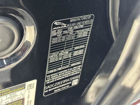 Used 2024 Jaguar F-PACE SVR image 22