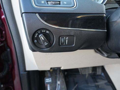 Used 2020 Dodge Grand Caravan SXT w/ Rear Park Assist Package image 17