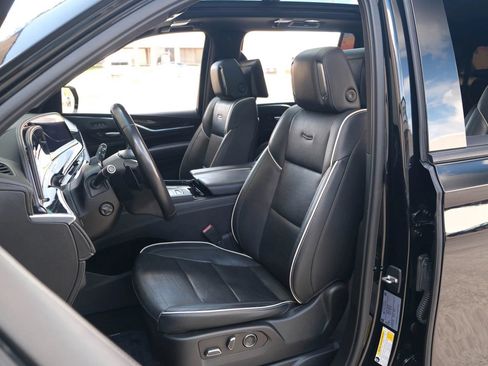 Used 2021 Cadillac Escalade ESV Sport w/ Driver Assist Tech Package RWD image 21